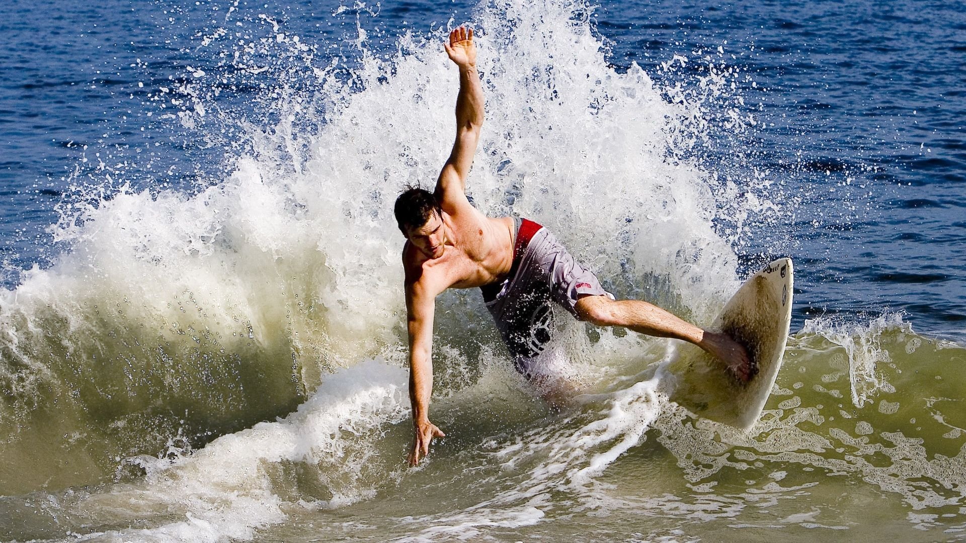 电竞产业链深度分析：硬件、内容、市场三驾马车齐驱，电竞产业概述