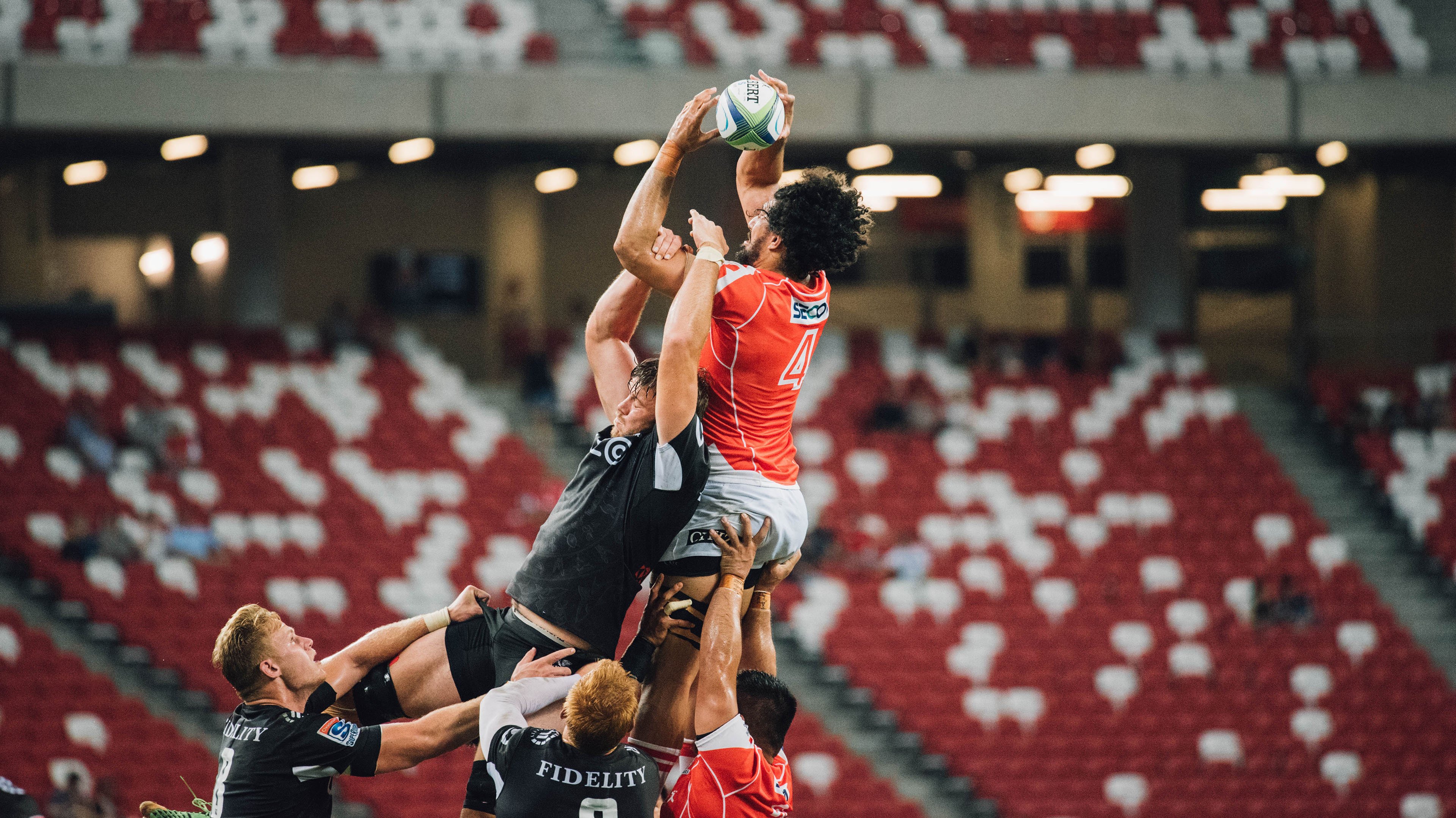 “逆境逆转：球队在危机中的神奇表现”，逆境概念